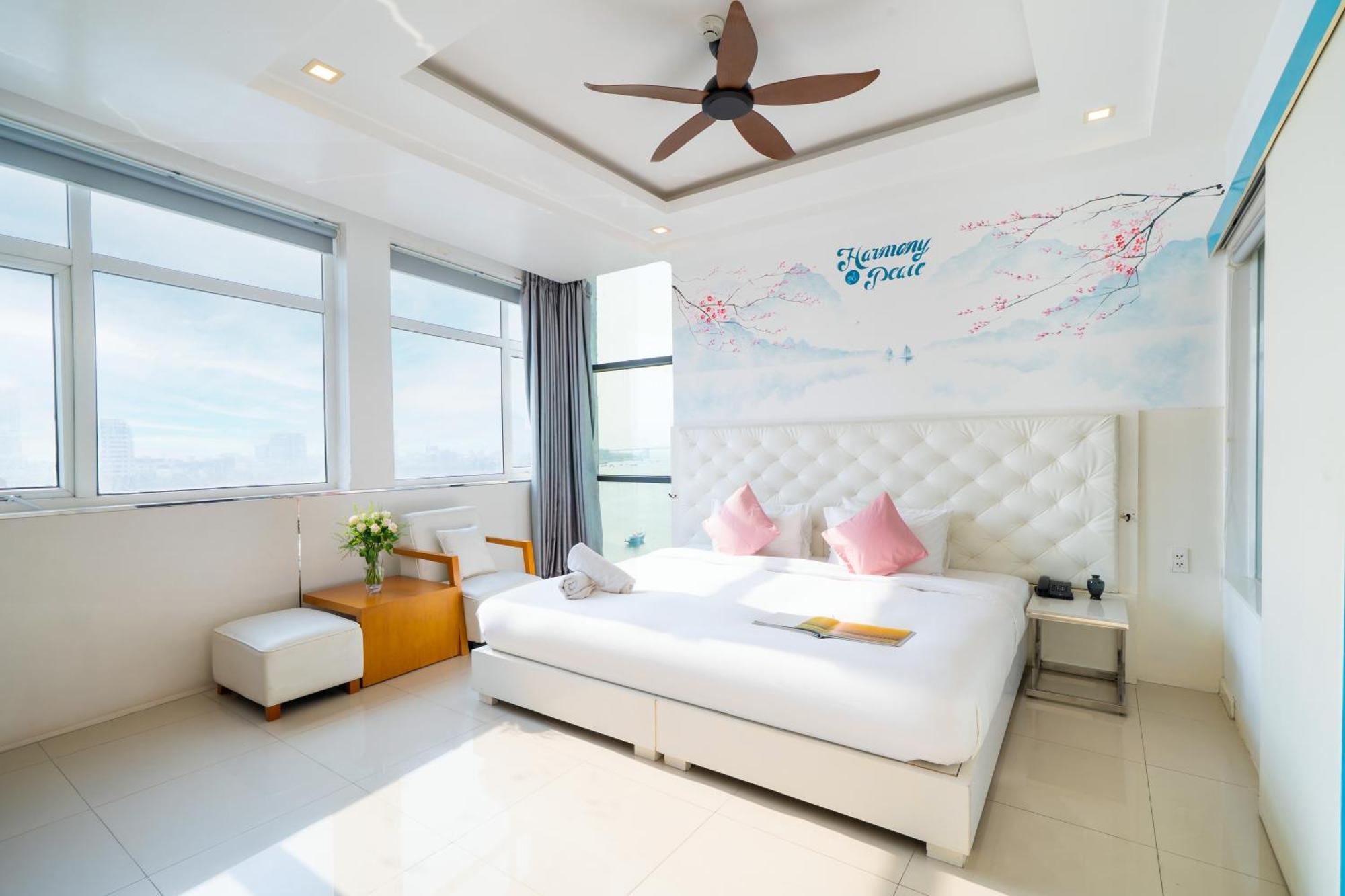Star City Riverside Hotel By Haviland Da Nang Exterior foto